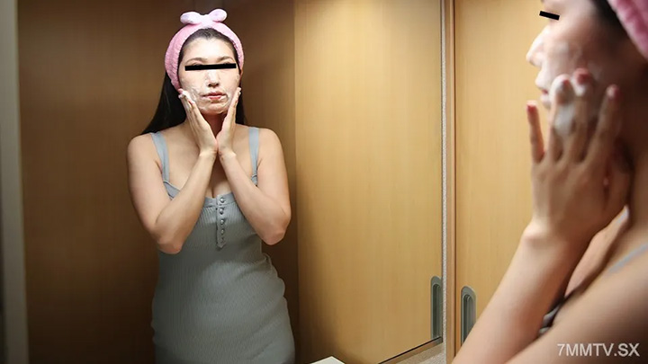 062425-100-一個豐滿的成熟女人〜川的真實面孔